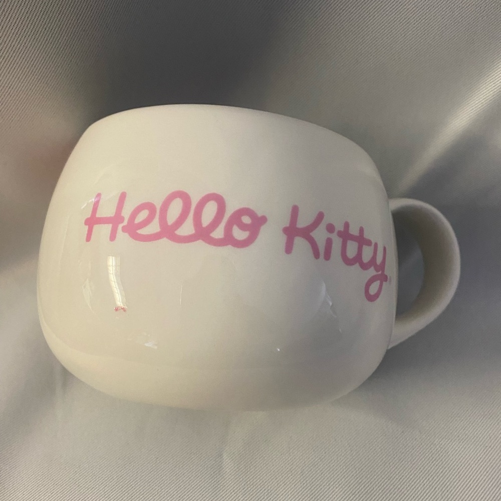 Hello Kitty ๐ - Picture 5 of 6
